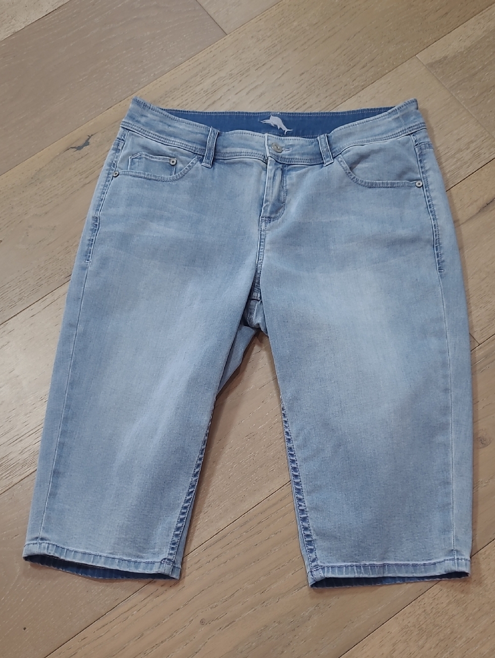 Tommy Bahama Clam Diggers Women's sz 8 Mid Rise Denim Capris